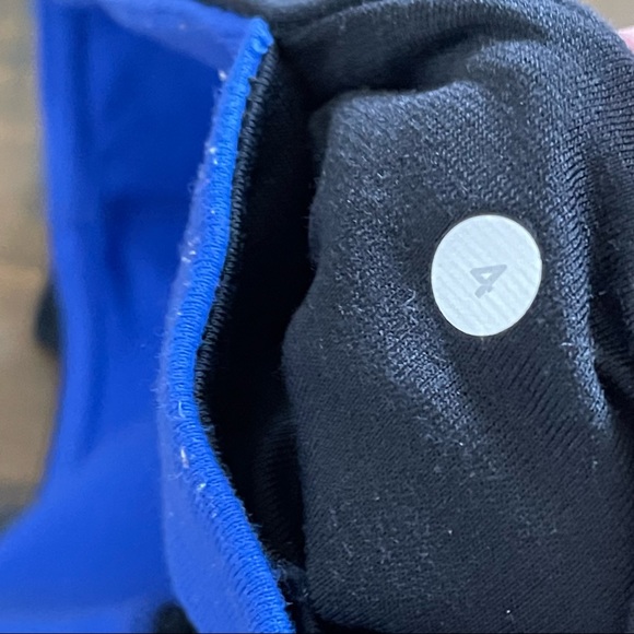 LULULEMON Black Shorts with Blue Stripe - Picture 5 of 5